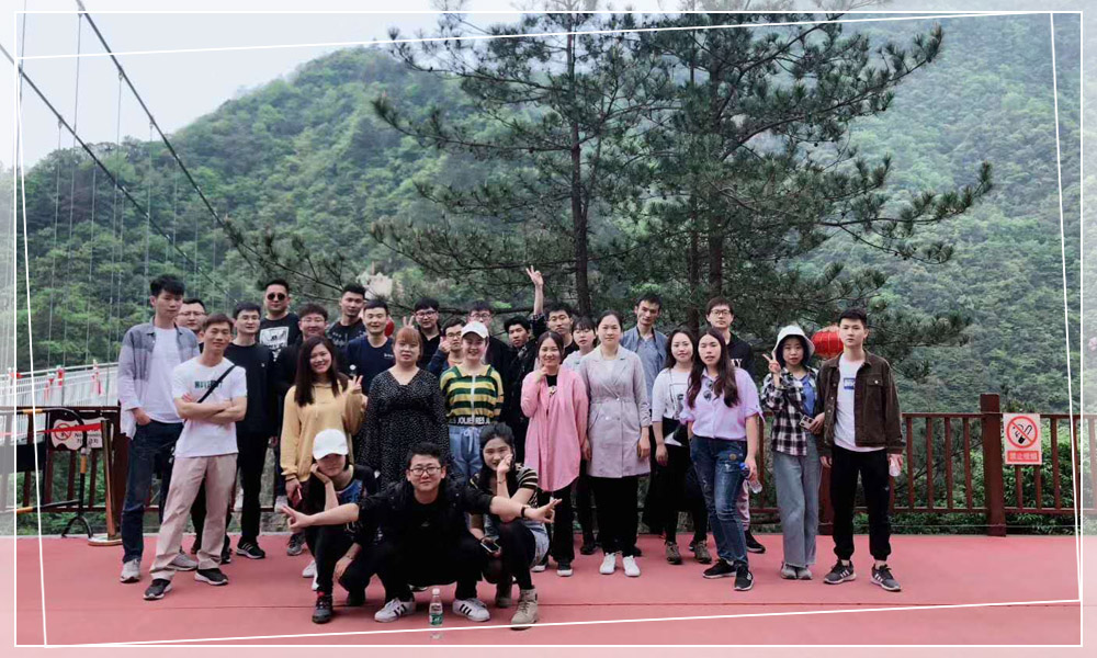 深圳正搜旅游集体照.jpg
